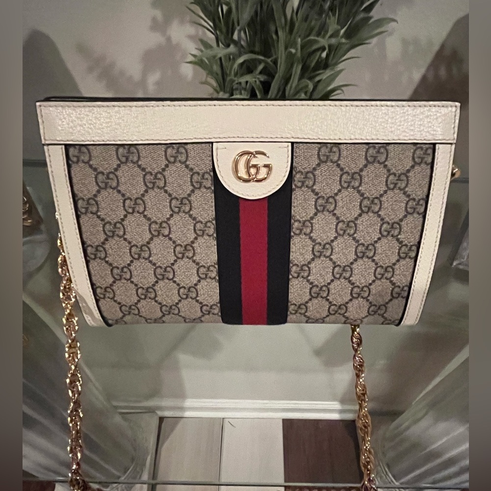 Gucci Shoulder Bag with Gold Chain